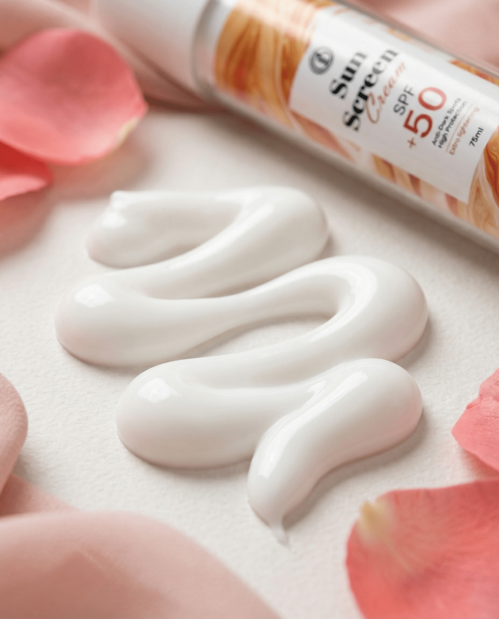 Bronze Glow Duo – SPF 50 Sunscreen cream texture - Glowbay